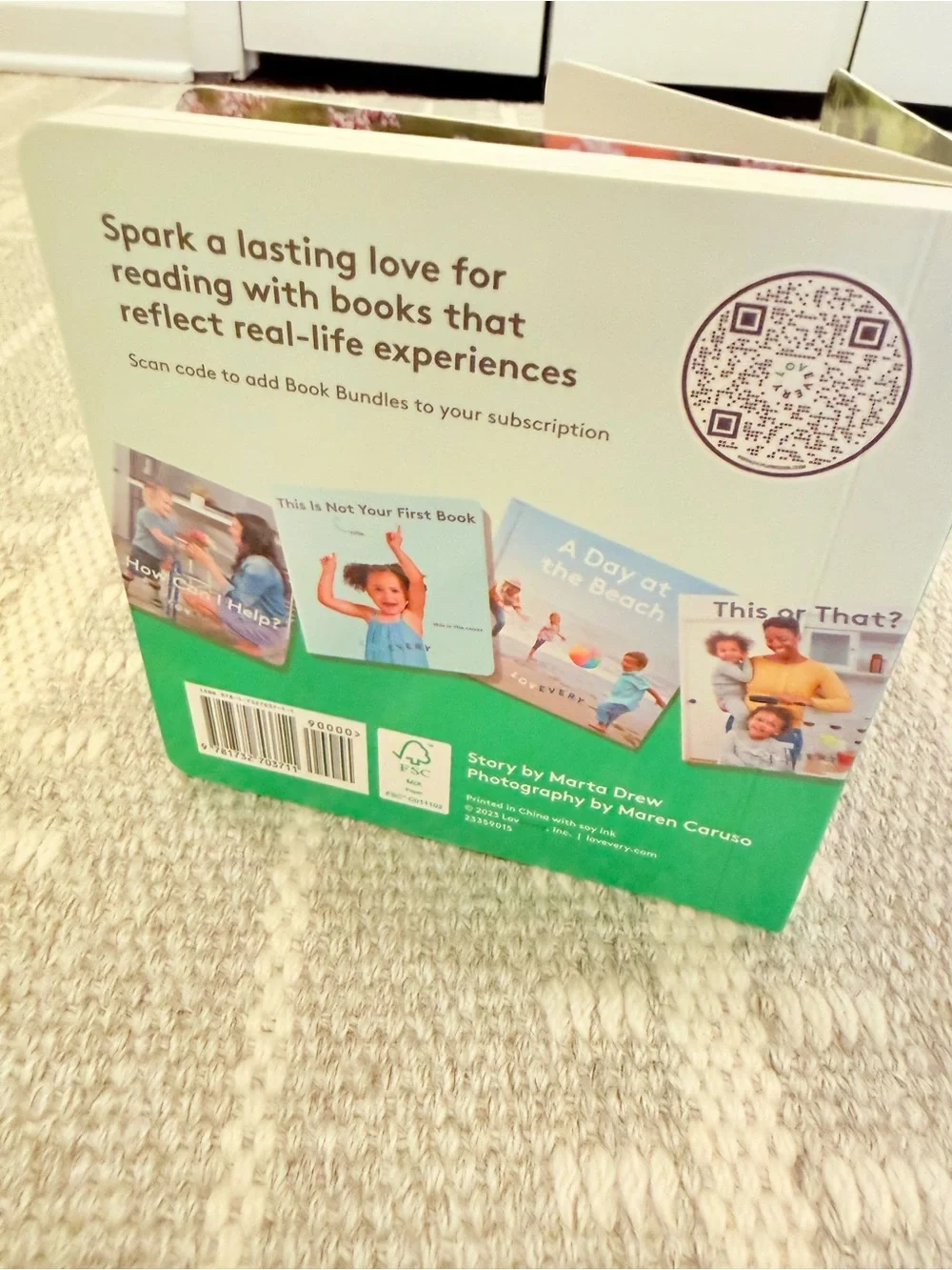 LOVEVERY Board Book - My Favorite Nature Buddy - excellent condtion